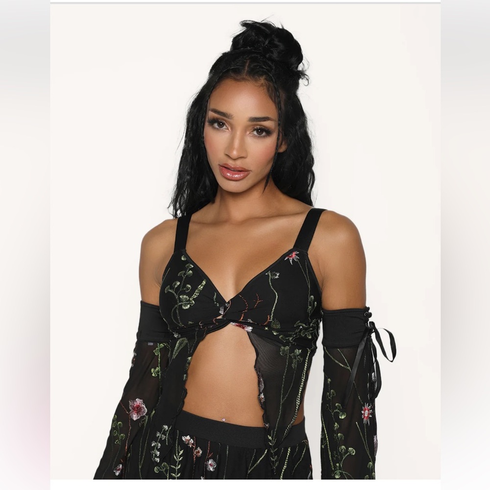 Black Floral Embroidered Crop Top